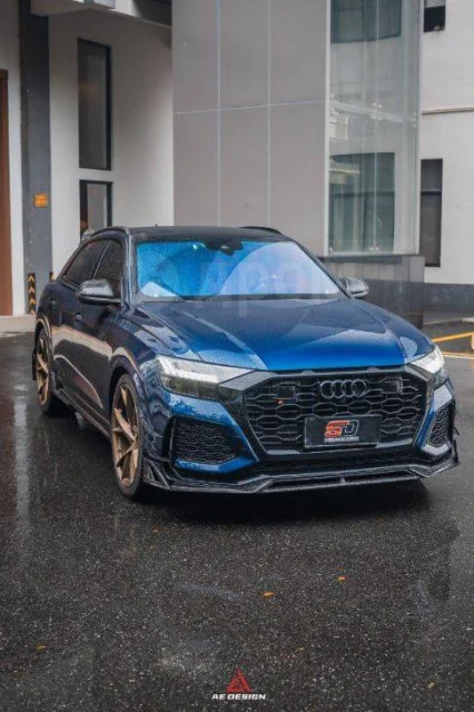 картинка Сплиттер (губа) на передний бампер для Audi RSQ8 2021 , карбон глянец магазин  StreetTuning 