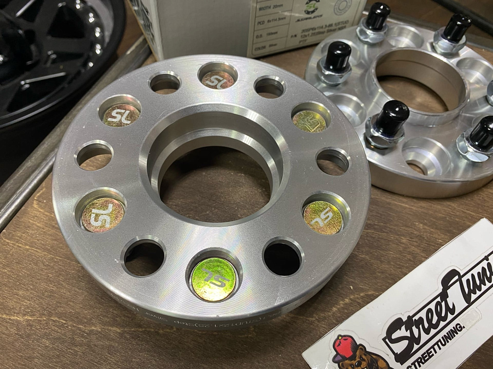 картинка Проставка Starleks 20 мм 6x114.3 12x1.25 цо 66.1 Silver от магазина  StreetTuning