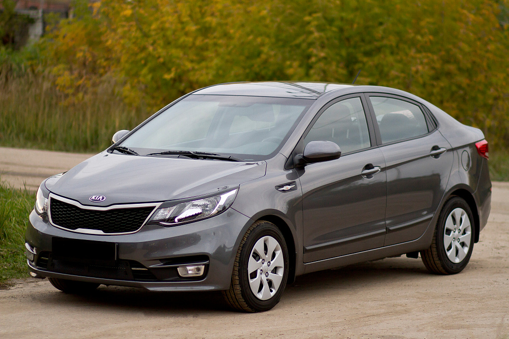 картинка Kia Rio III (седан) 2015-2016 Накладки на передние фары (реснички) от магазина  StreetTuning