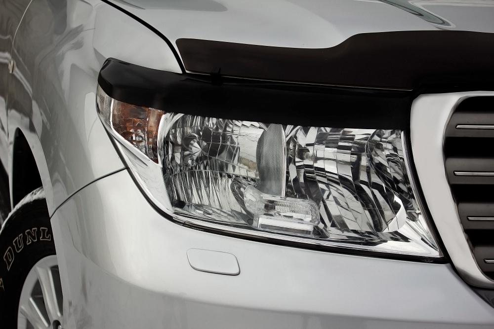 картинка Toyota LC 200 2007—2011 Накладки на передние фары (реснички) компл.-2 шт. от магазина  StreetTuning