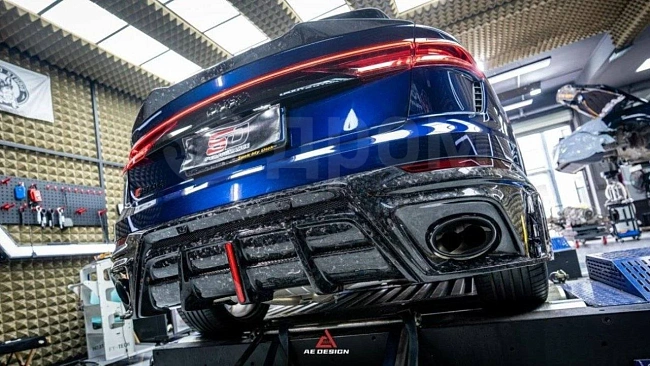 картинка Задний диффузор Audi RSQ8 2021 со стоп сигналом магазин  StreetTuning 