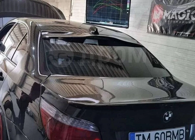 картинка Спойлер (козырек) на заднее стекло BMW 5 E60 магазин  StreetTuning 