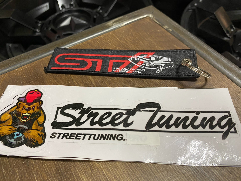 картинка Брелок для Ключей STI - тканевый от магазина  StreetTuning