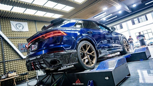 картинка Задний диффузор Audi RSQ8 2021 со стоп сигналом магазин  StreetTuning 