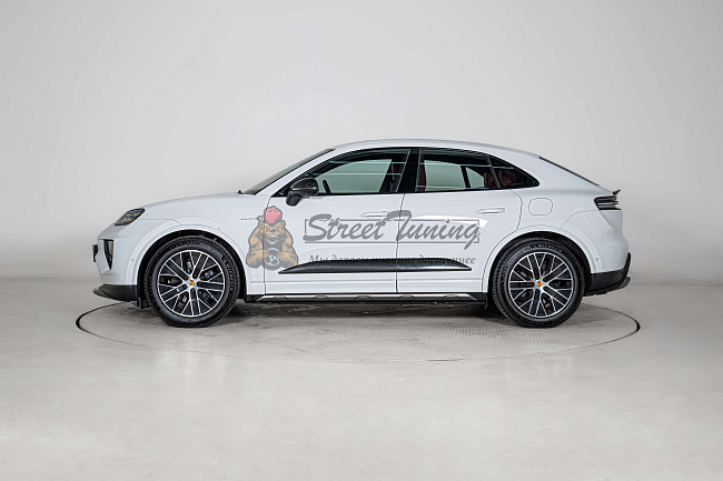 картинка Карбоновые молдинги дверей для Porsche Macan 95C 2024+, комплект магазин  StreetTuning 