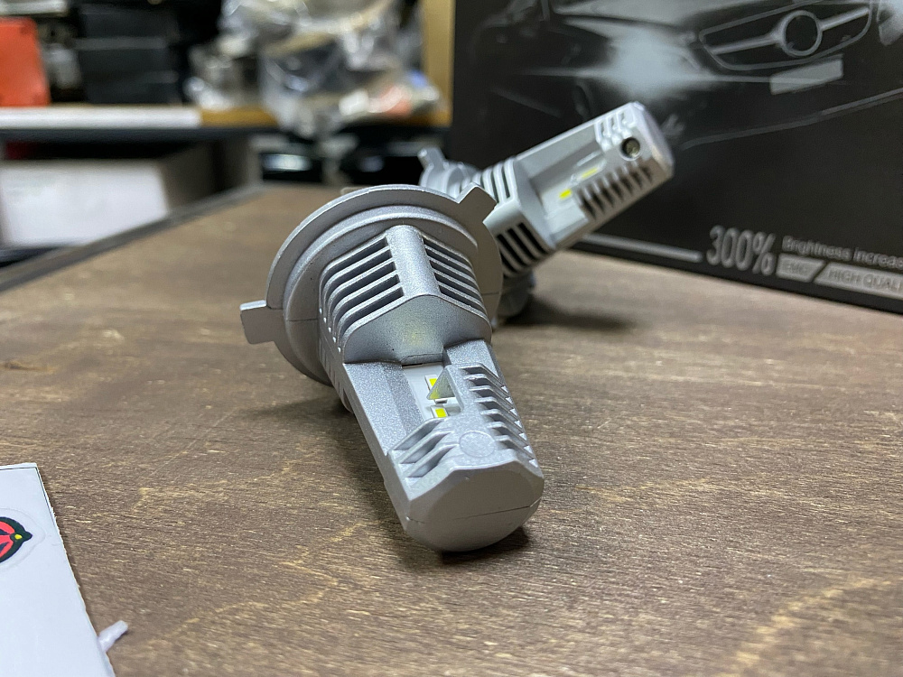 картинка Светодиодные лампы Sanvi Smart Led - H4 5500к, комплект 2 шт от магазина  StreetTuning