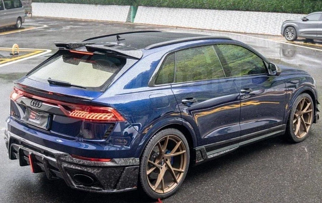картинка Сплиттера накладки на пороги для Audi Q8 SQ8 RSQ8 2020 магазин  StreetTuning 