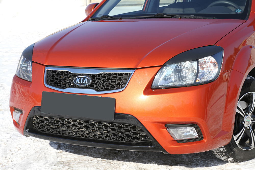 картинка Kia Rio (DE) 2005—2011 Накладки на передние фары (реснички) компл.-2 шт. от магазина  StreetTuning