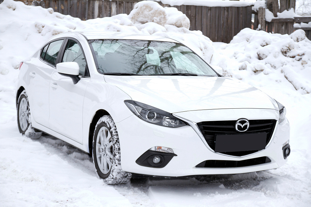 картинка Mazda 3 (седан) 2013-2016 (III дорестайлинг) Накладки на передние фары (реснички) от магазина  StreetTuning