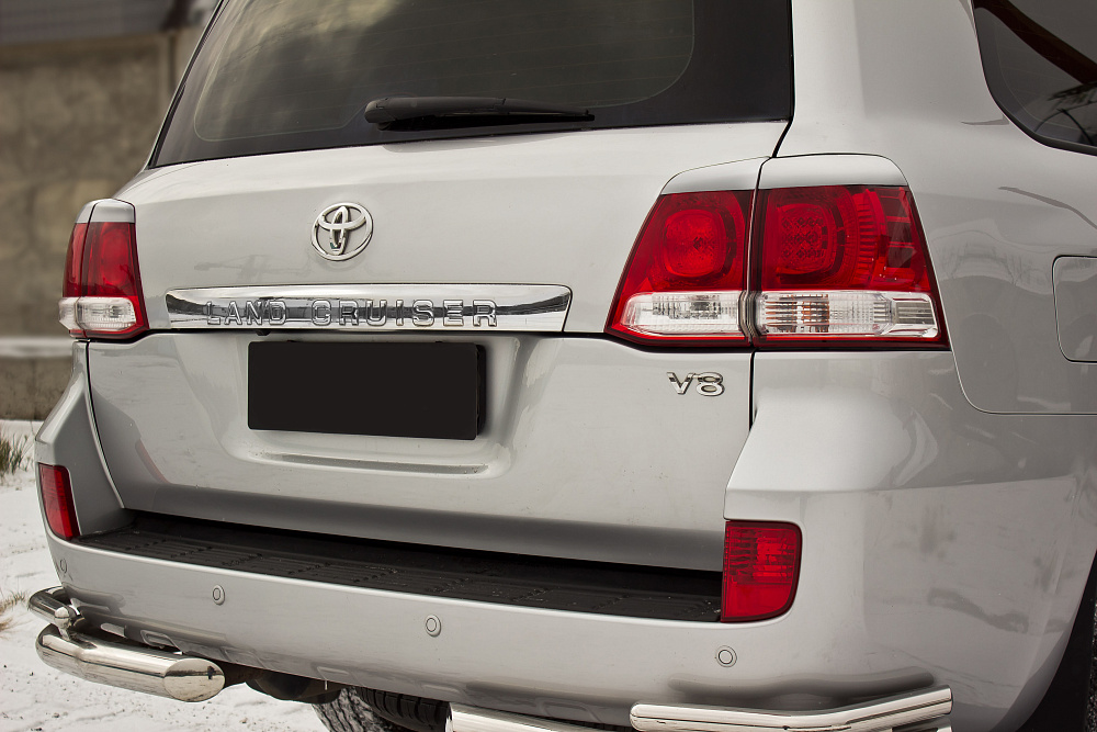 картинка Toyota LC 200 2007—2011 Накладки на задние фонари (реснички) от магазина  StreetTuning
