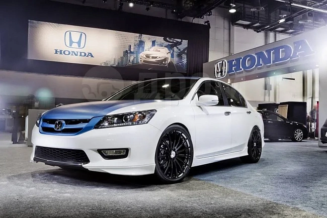 картинка Комплект опциональных накладок для Honda Accord CR2 магазин  StreetTuning 