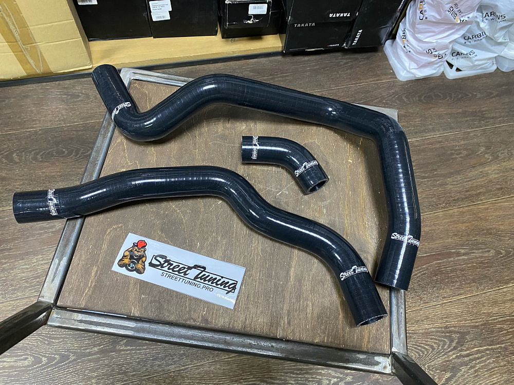 картинка Патрубки радиатора STREETTUNING для Honda Fit / Jazz GD1, GD5 L13, L15 от магазина  StreetTuning