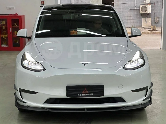 картинка Сплиттер (губа) на передний бампер для Tesla Model Y магазин  StreetTuning 